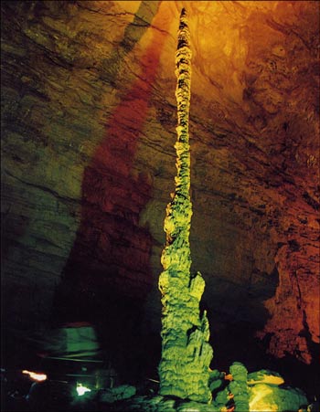 張家界國家森林公園、大峽谷、玻璃橋、鳳凰古城四日游