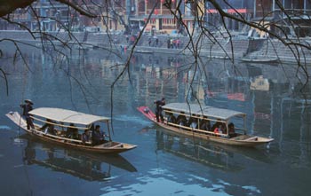 張家界國(guó)家森林公園、鳳凰古城三日游